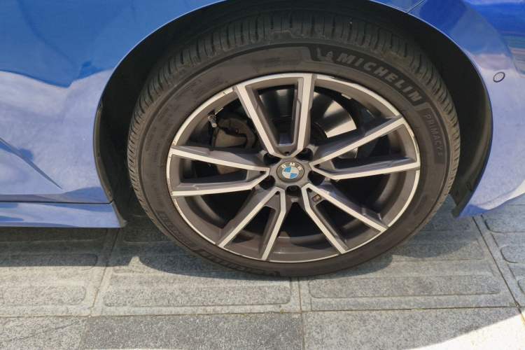 Used BMW 3 Series 2020 325Li M Sport Package Right Front Wheel Hub