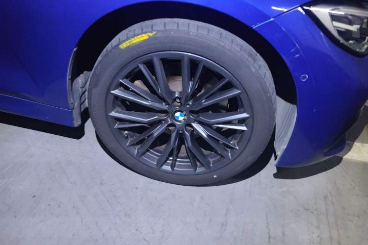 Used BMW 3 Series 2020 330Li xDrive M Sport Night Edition Right Front Wheel Hub