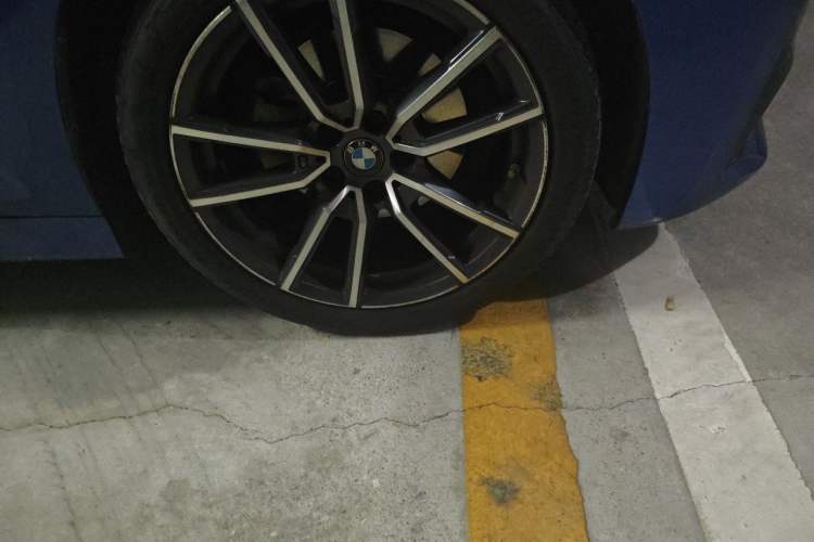 Used BMW 3 Series 2020 320Li M Sport Package Right Front Wheel Hub