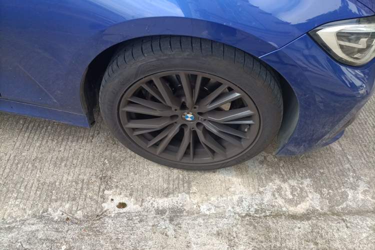 Used BMW 3 Series 2020 325Li M Sport Night Edition Package Right Front Wheel Hub