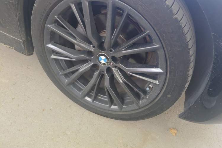 Used BMW 3 Series 2020 Restyled 325i M Sport Night Edition Package Right Front Wheel Hub