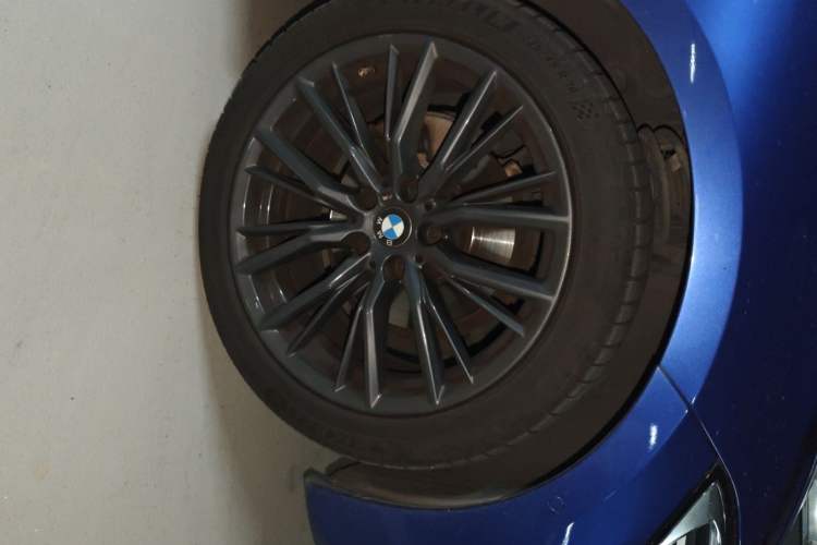 Used BMW 3 Series 2020 Restyled 325i M Sport Night Edition Package Right Front Wheel Hub