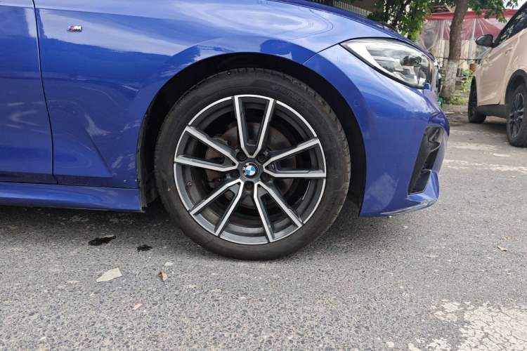 Used BMW 3 Series 2020 325i M Sport Package Right Front Wheel Hub