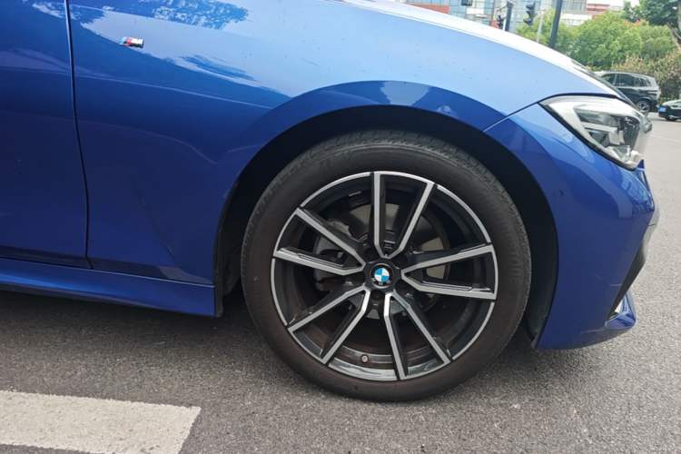 Used BMW 3 Series 2020 325i M Sport Package Right Front Wheel Hub