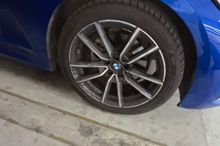 Used BMW 3 Series 2020 320Li M Sport Package Right Front Wheel Hub