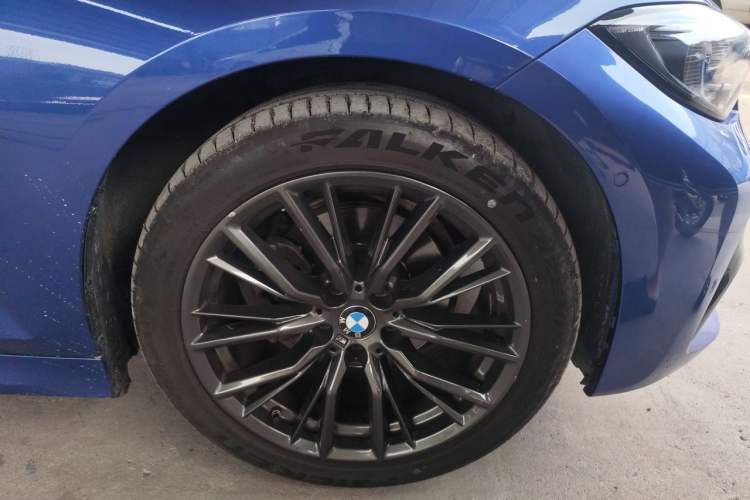 Used BMW 3 Series 2020 325i M Sport Night Edition package Right Front Wheel Hub