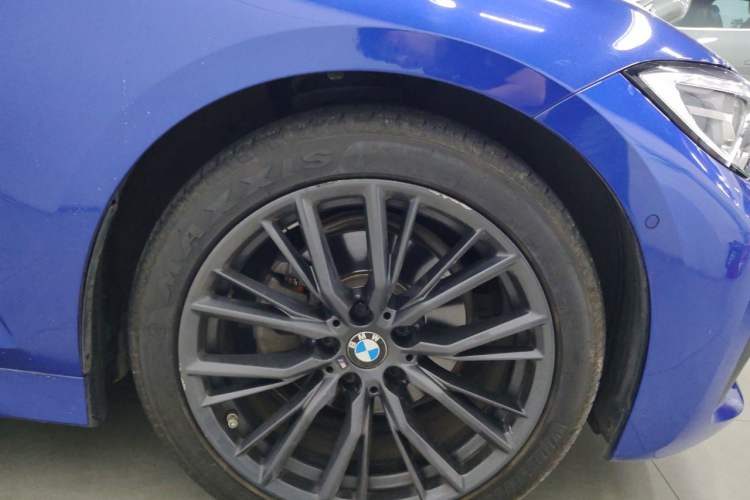 Used BMW 3 Series 2020 325Li M Sport Night Edition Package Right Front Wheel Hub