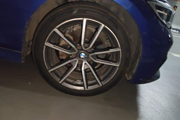 Used BMW 3 Series 2020 320Li M Sport Package Right Front Wheel Hub