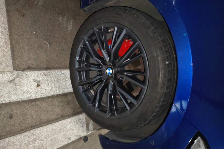 Used BMW 3 Series 2020 Restyled 325i M Sport Night Edition Package Right Front Wheel Hub