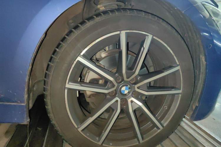 Used BMW 3 Series 2020 320Li M Sport Package Right Front Wheel Hub