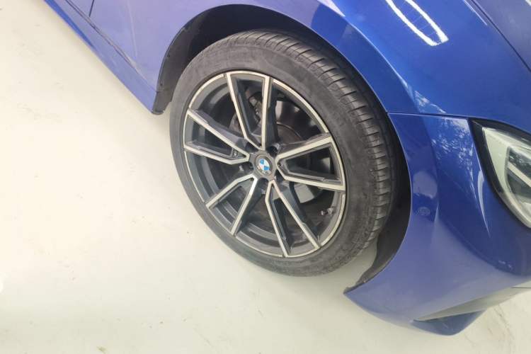 Used BMW 3 Series 2020 320i Sport Package Right Front Wheel Hub