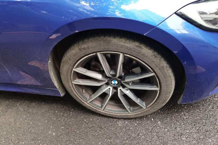 Used BMW 3 Series 2020 320Li M Sport Package Right Front Wheel Hub