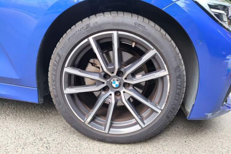 Used BMW 3 Series 2020 Restyled 325Li M Sport Package Right Front Wheel Hub
