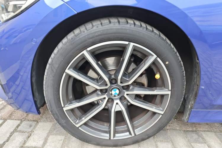 Used BMW 3 Series 2020 325Li M Sport Package Right Front Wheel Hub