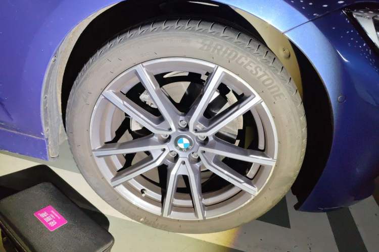 Used BMW 3 Series 2020 Restyled 325Li M Sport Package Right Front Wheel Hub