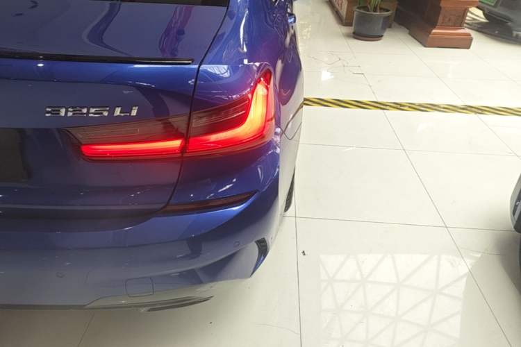 Used BMW 3 Series 2020 325Li M Sport Night Edition Package Right Rear Taillight