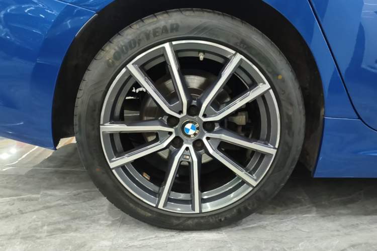 Used BMW 3 Series 2020 Restyled 325Li M Sport Package Right Rear Wheel Hub