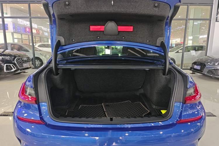 Used BMW 3 Series 2020 325Li M Sport Package Trunk