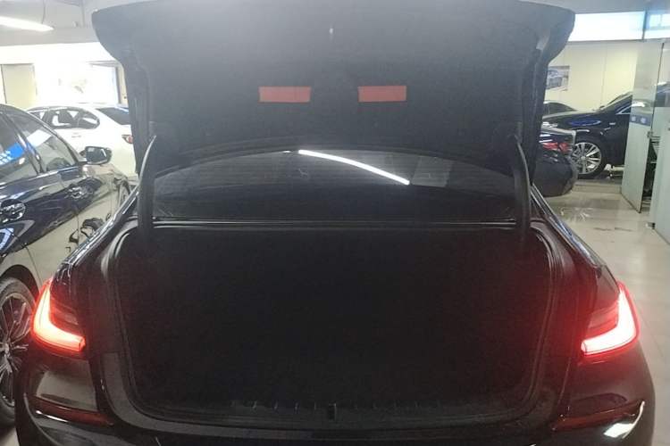 Used BMW 3 Series 2020 Facelifted 325Li M Sport Night Edition Package Trunk