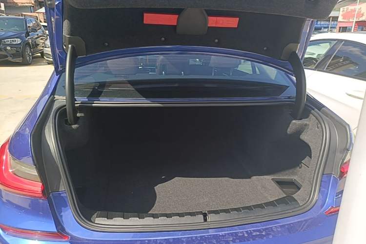 Used BMW 3 Series 2020 320Li M Sport Package Trunk