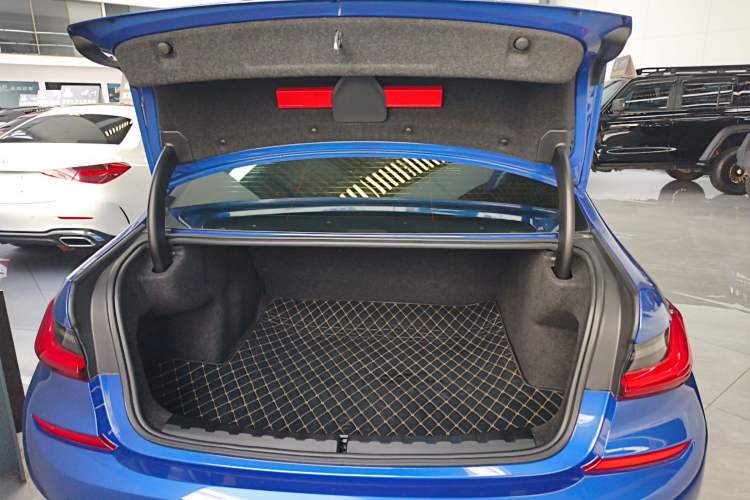 Used BMW 3 Series 2020 320Li M Sport Package Trunk