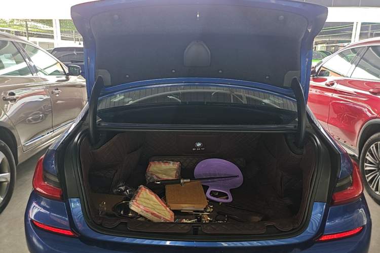 Used BMW 3 Series 2020 320Li M Sport Package Trunk