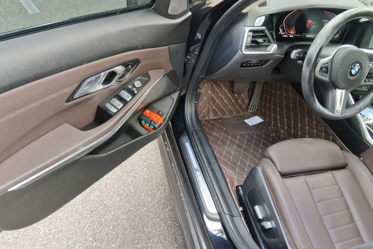 Used BMW 3 Series 2020 Restyled 325Li M Sport Package Interior 3