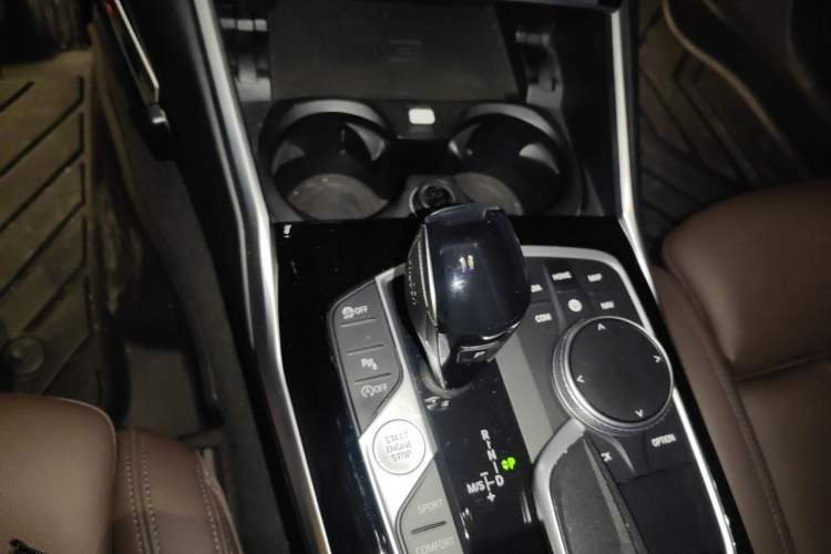 Used BMW 3 Series 2020 325Li First Edition Gear Lever