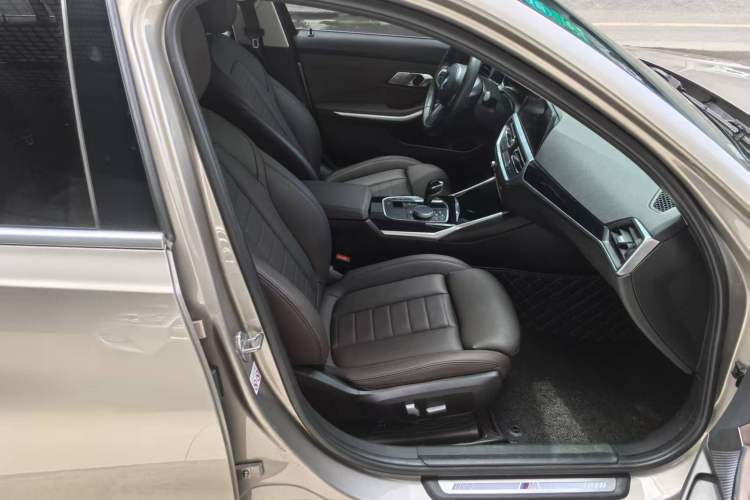 Used BMW 3 Series 2020 320Li M Sport Package Right Front Seat