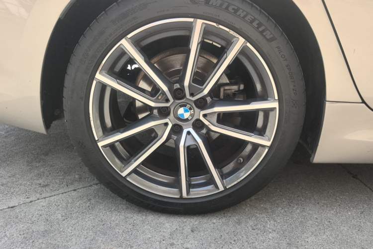 Used BMW 3 Series 2020 320Li M Sport Package Right Front Wheel Hub