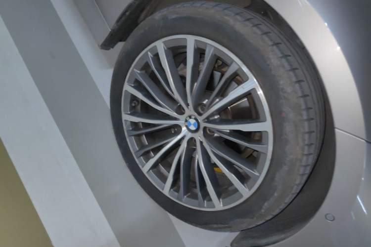 Used BMW 3 Series 2020 325Li First Edition Right Front Wheel Hub