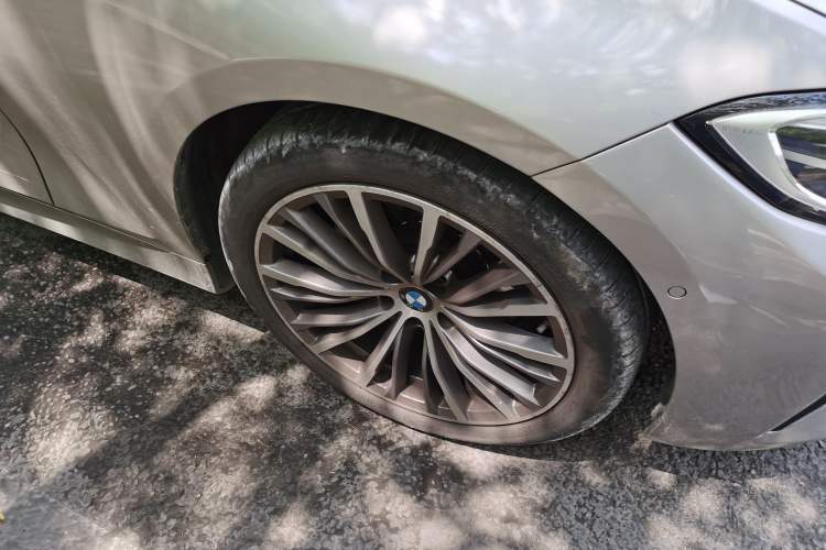 Used BMW 3 Series 2020 325Li First Edition Right Front Wheel Hub