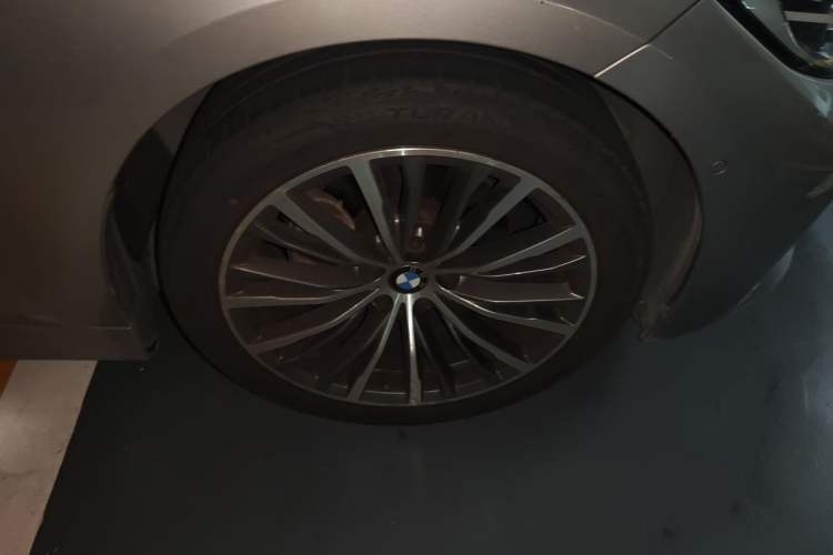 Used BMW 3 Series 2020 325Li First Edition Right Front Wheel Hub