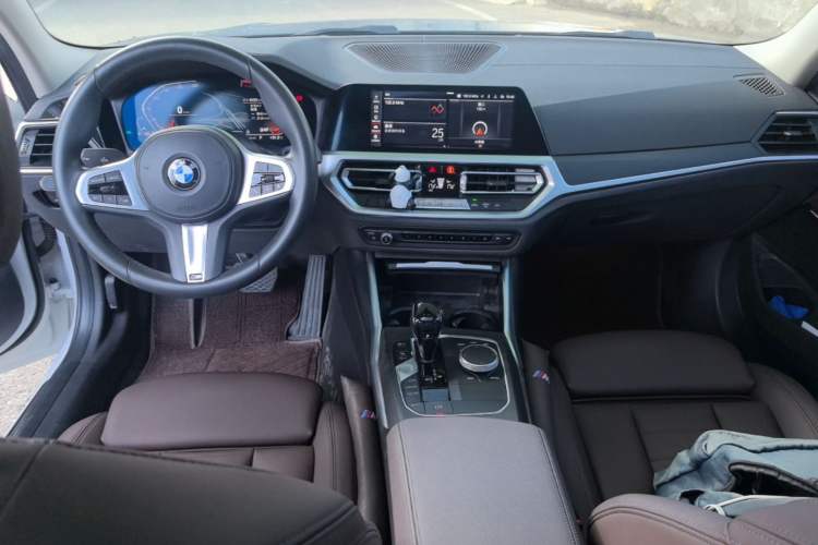 Used BMW 3 Series 2020 325i M Sport Package Center Console
