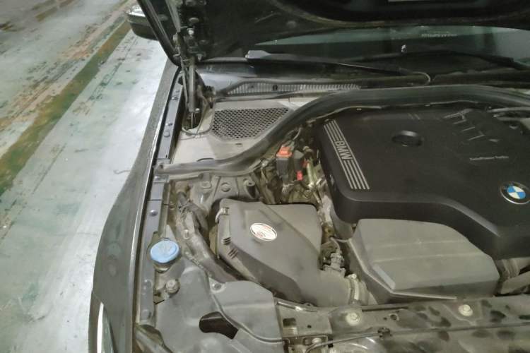 Used BMW 3 Series 2020 325i M Sport Night Edition package Engine Bay Right