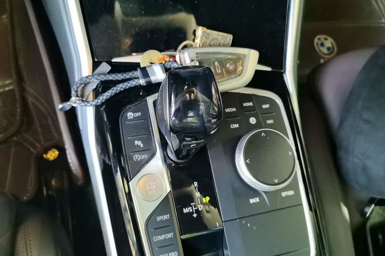Used BMW 3 Series 2020 325Li First Edition Gear Lever