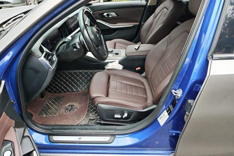 Used BMW 3 Series 2020 Restyled 325i M Sport Night Edition Package Left Front Seat