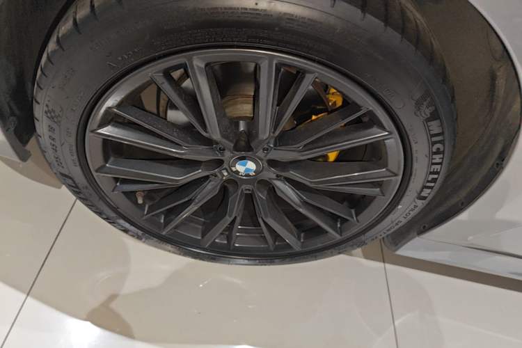 Used BMW 3 Series 2020 Facelifted 325Li M Sport Night Edition Package Left Front Wheel Hub