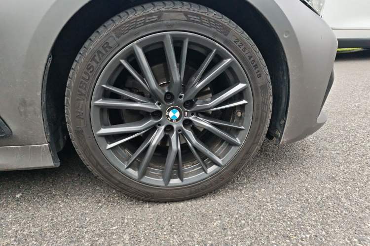 Used BMW 3 Series 2020 Restyled 325i M Sport Night Edition Package Right Front Wheel Hub