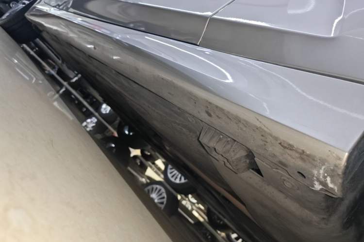 Used BMW 3 Series 2020 320Li M Sport Package Right Side Sill