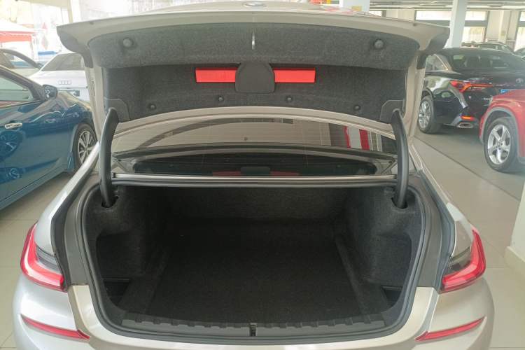 Used BMW 3 Series 2020 320Li M Sport Package Trunk