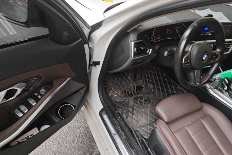 Used BMW 3 Series 2020 Restyled 325i M Sport Night Edition Package Driver Seat