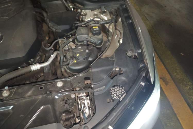Used BMW 3 Series 2020 325Li First Edition Engine Bay Left