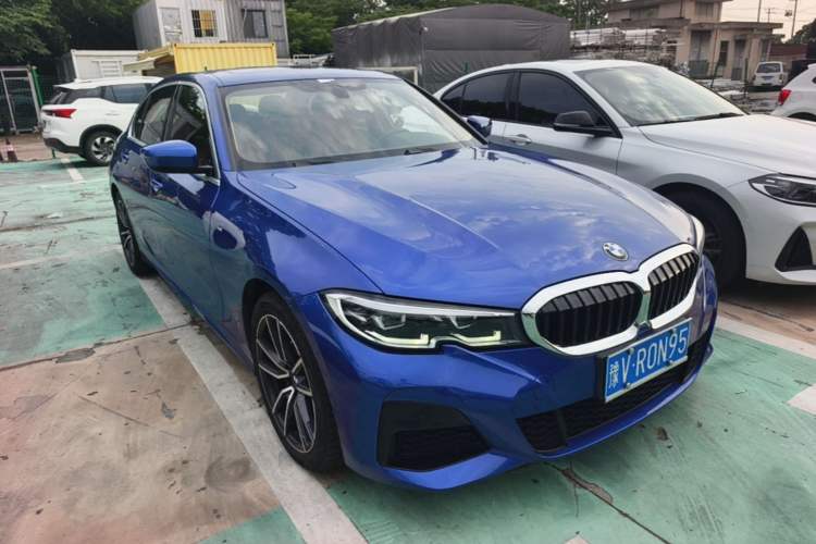 Used BMW 3 Series 2020 320Li M Sport Package Front Right 45 Deg