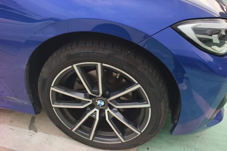 Used BMW 3 Series 2020 320Li M Sport Package Right Front Wheel Hub