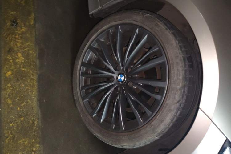Used BMW 3 Series 2020 325Li First Edition Right Front Wheel Hub
