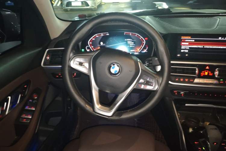 Used BMW 3 Series 2020 325Li First Edition Steering Wheel
