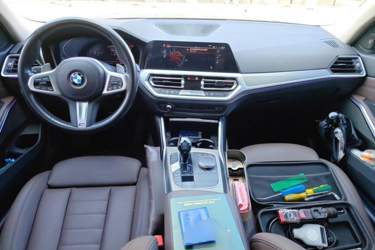 Used BMW 3 Series 2020 325i M Sport Night Edition package Center Console