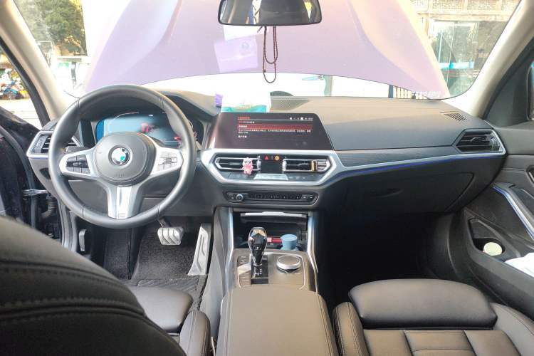 Used BMW 3 Series 2020 325i M Sport Package Center Console