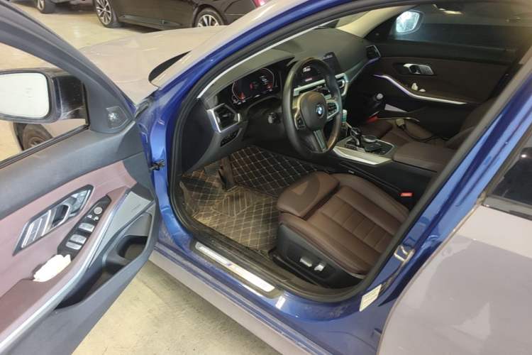 Used BMW 3 Series 2020 Restyled 325i M Sport Night Edition Package Driver Seat
